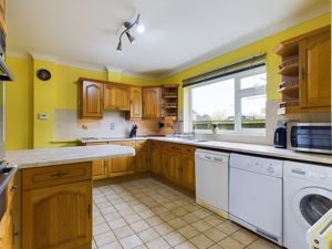 Breakfast Kitchen- click for photo gallery